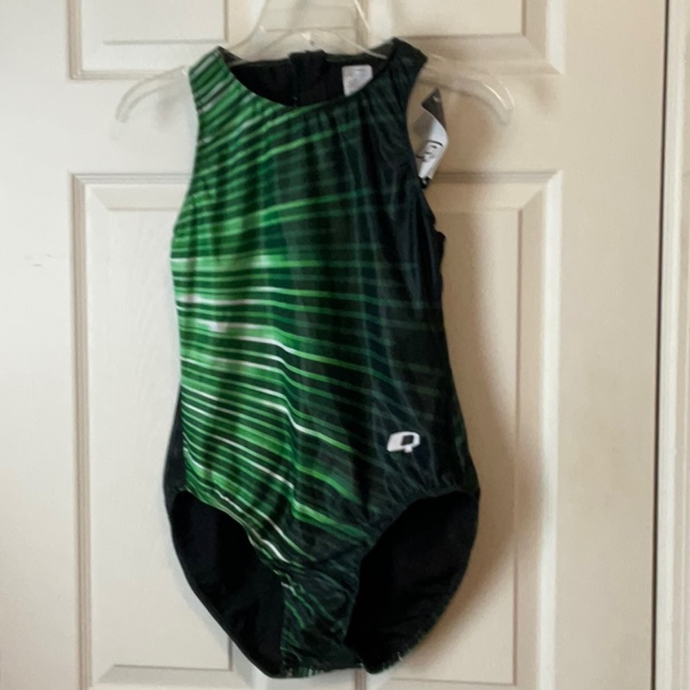 Q Swimwear Women’s Green Volt Waterpolo Swimsuit Classic Cut Size 36